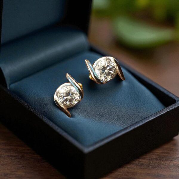 GIA Certified 1 Cts Round Brilliant F/VS1 Diamonds Stud Earrings 18K Yellow Gold