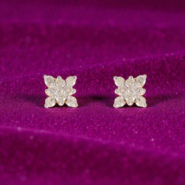 Beautiful 0.60 Cts Round Brilliant Cut F/VS1 Diamonds Stud Earrings In 14K Gold
