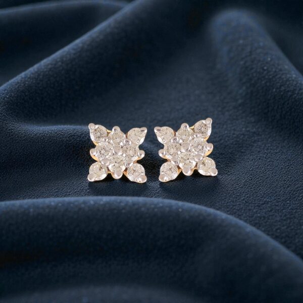 Beautiful 0.60 Cts Round Brilliant Cut F/VS1 Diamonds Stud Earrings In 14K Gold