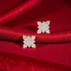 Beautiful 0.60 Cts Round Brilliant Cut F/VS1 Diamonds Stud Earrings In 14K Gold