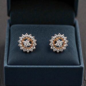 Beautiful 0.75 Cts Round Brilliant F/VS1 Diamonds Cluster Stud Earrings 14K Gold