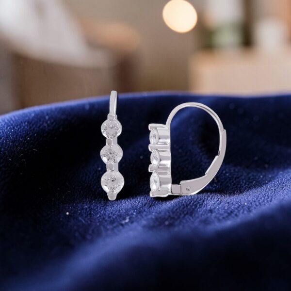 E-195 (8) 0.42 Carats Round Brilliant F/VS1 Diamonds Three-Stone Huggie Earrings 14K Gold