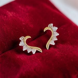 Elegant 0.70 Cts Round Brilliant F/VS1 Diamonds Curve Stud Earrings In 14K Gold