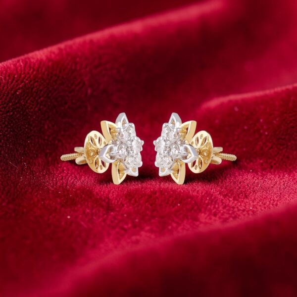 E-216 (8) Stunning 0.70 Cts Round Brilliant F/VS1 Diamonds Floral Stud Earrings 14K Gold