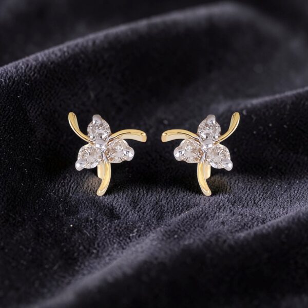Classy 0.30 Cts Round Brilliant Cut F/VS1 Diamonds Stud Earrings 14K Yellow Gold