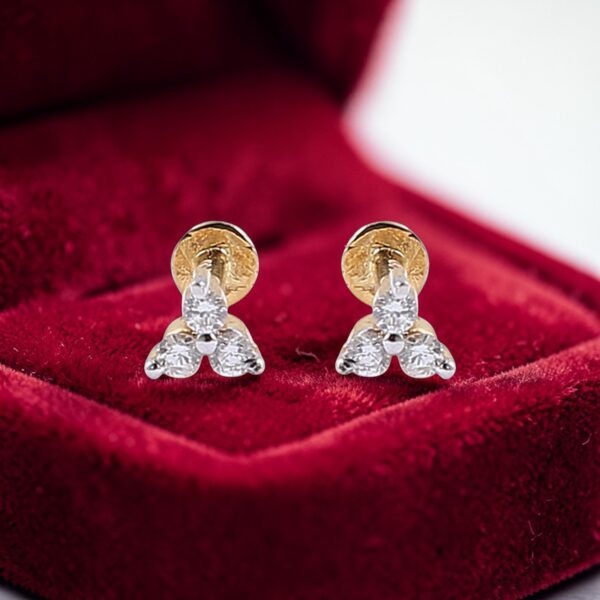 Exquisite 0.17 Cts Round Brilliant F/VS1 Diamonds 3-Stone Stud Earrings 14K Gold
