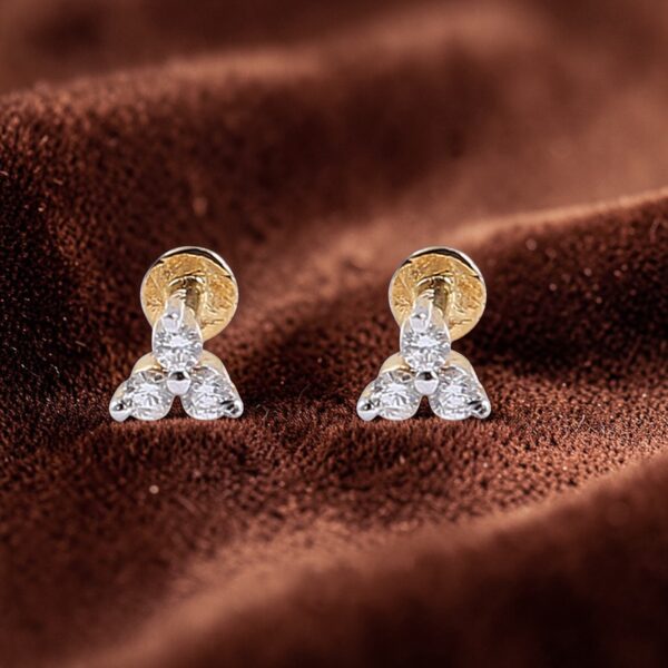 Exquisite 0.17 Cts Round Brilliant F/VS1 Diamonds 3-Stone Stud Earrings 14K Gold