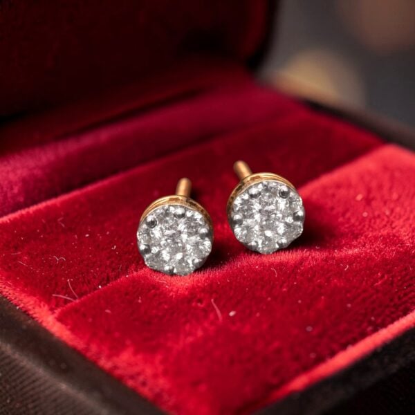 Elegant 0.60 Cts Round Brilliant F/VS1 Diamonds Stud Earrings In 18K Yellow Gold