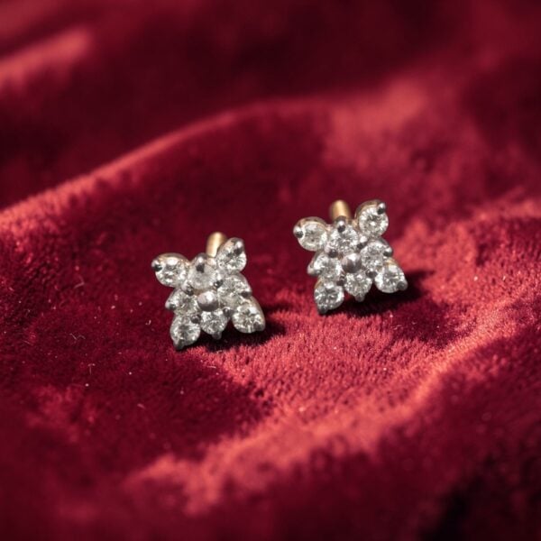 0.77 Carats Round Brilliant F/VS1 Diamonds Floral Stud Earrings 18K Yellow Gold