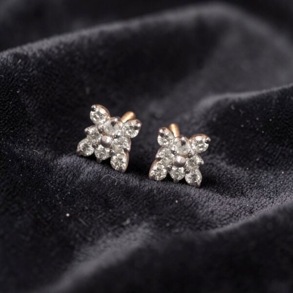 0.77 Carats Round Brilliant F/VS1 Diamonds Floral Stud Earrings 18K Yellow Gold