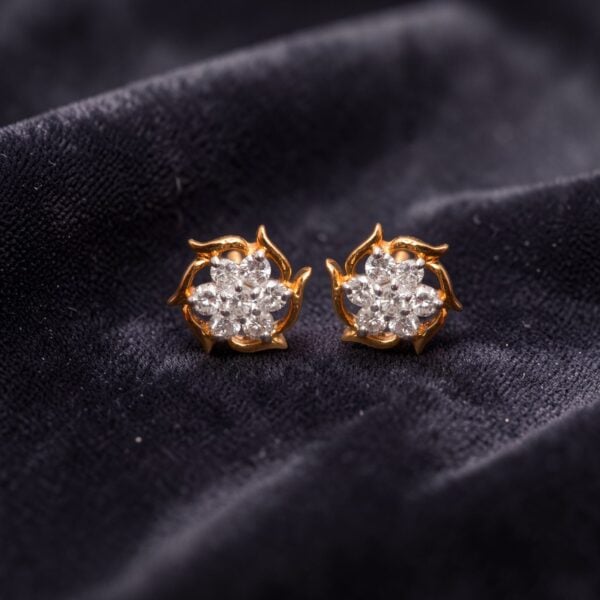 Stunning 0.75 Cts Round Brilliant F/VS1 Diamonds Stud Earrings 14K Yellow Gold