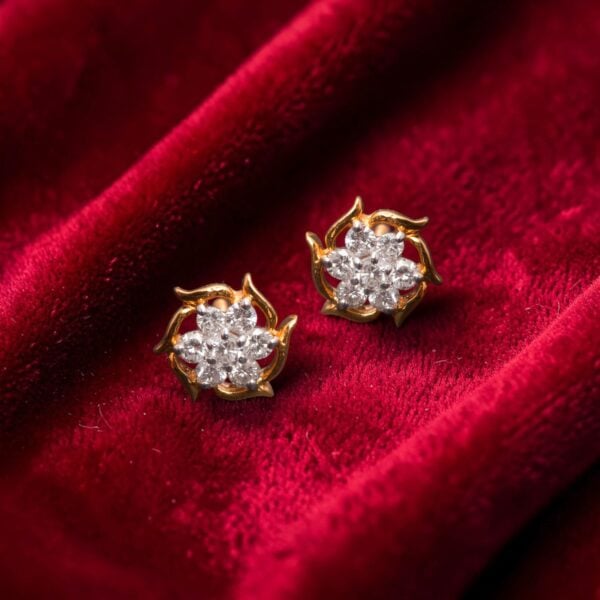 Stunning 0.75 Cts Round Brilliant F/VS1 Diamonds Stud Earrings 14K Yellow Gold