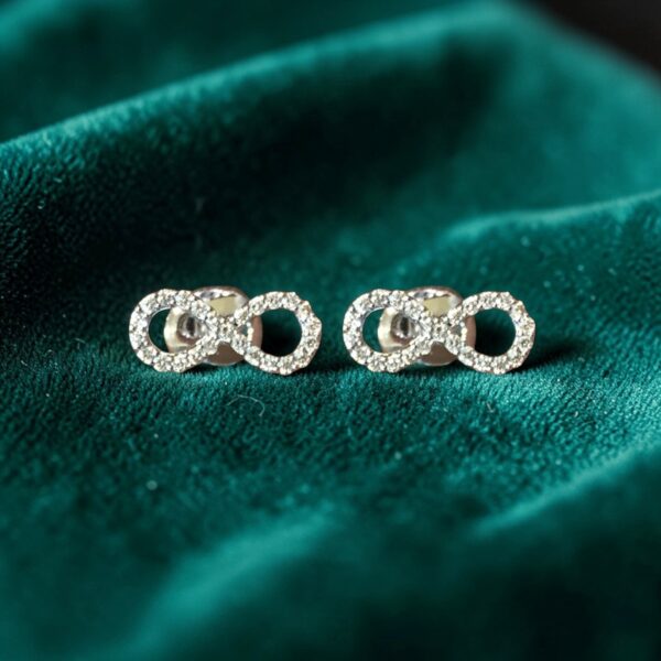 Stunning 0.30 Cts Round Brilliant F/VS1 Diamonds Infinity Stud Earrings 18K Gold