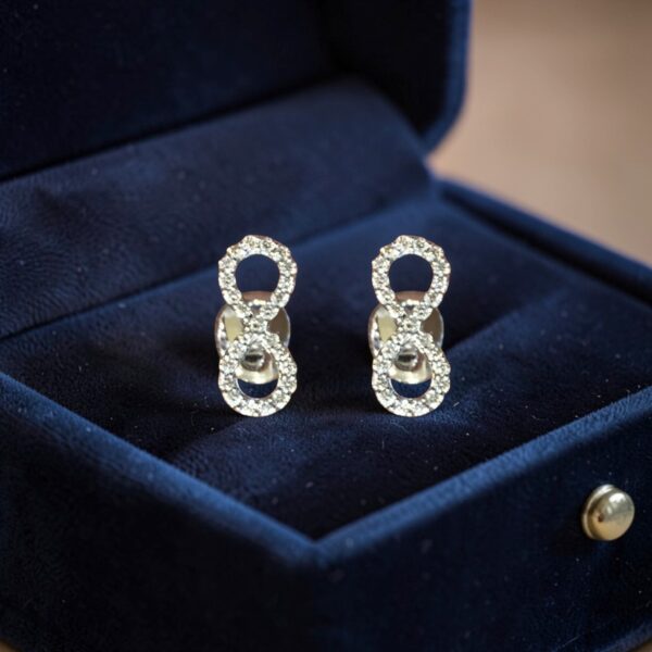 Stunning 0.30 Cts Round Brilliant F/VS1 Diamonds Infinity Stud Earrings 18K Gold