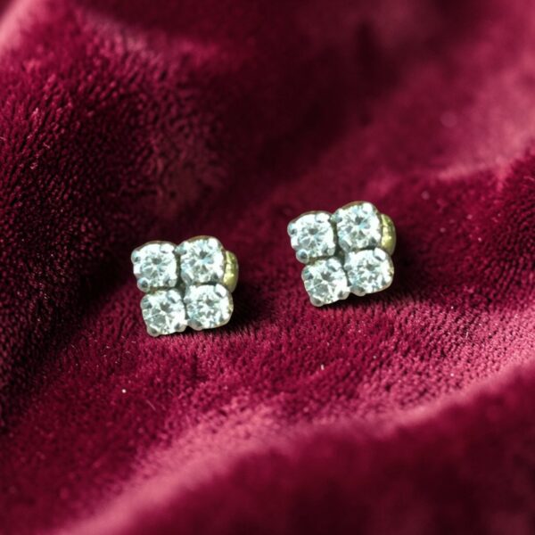 E-246 (19) Stunning 0.40 Cts Round Brilliant Cut F/VS1 Diamonds Stud Earrings In 14K Gold