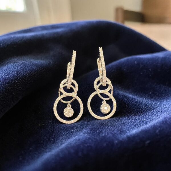 Beautiful 1.25 Cts Round Brilliant F/VS1 Diamonds Dangle Earrings 18K White Gold