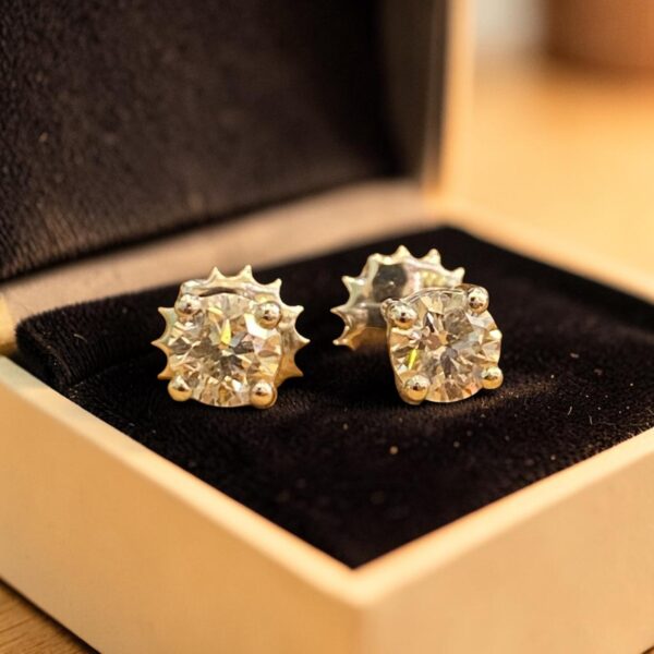 GIA Certified 1/2 Carats Round Brilliant D/VVS1 Diamonds Stud Earrings 18K Gold