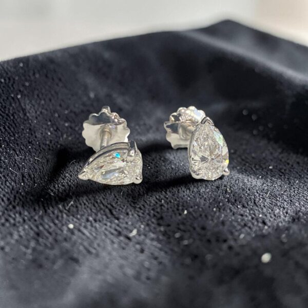 GIA Certified 1.00 Cts Pear Shape D/VVS1 Diamonds Stud Earrings 18K White Gold