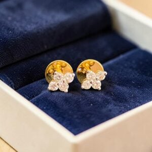 Home 12 Classy 0.30 Cts Round Brilliant F/VS1 Diamonds Stud Earrings In 18K Yellow Gold