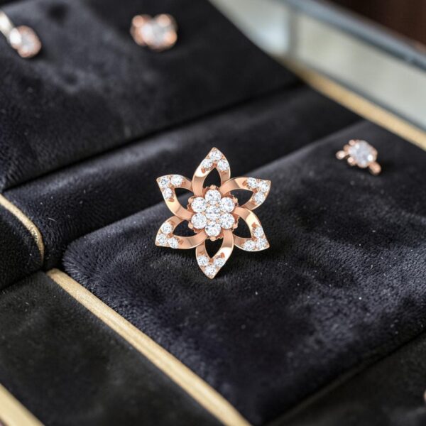 Exquisite 0.65 Cts Round Brilliant F/VS1 Diamonds Floral Stud Earrings 14K Gold