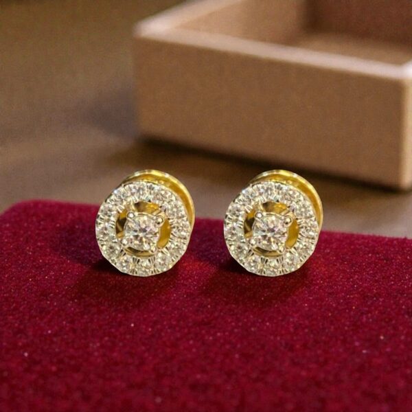 Stunning 0.25 Cts Round Brilliant F/VS1 Diamonds Halo Stud Earrings In 14K Gold