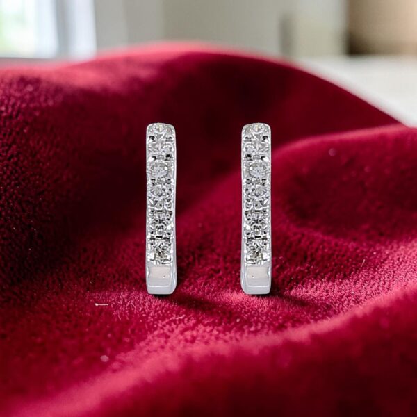E-282 (6) 0.26 Cts Round Brilliant F/VS1 Diamonds Clip-On Hoop Earrings In 18K White Gold