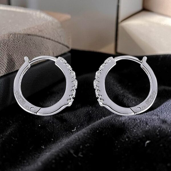 E-282 (7) 0.26 Cts Round Brilliant F/VS1 Diamonds Clip-On Hoop Earrings In 18K White Gold