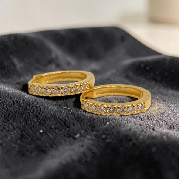 0.28 Cts Round Brilliant F/VS1 Diamonds Petite Hoop Earrings In 18K Yellow Gold