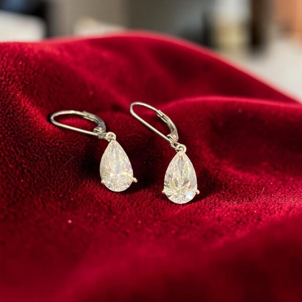 GIA Certified 4 Cts Pear Shape F/VS1 Diamonds Dangle Earrings In 18K White Gold