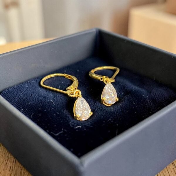 1 Cts GIA Certified Pear Shape F/VS1 Diamonds Dangle Earrings In 18K Yellow Gold