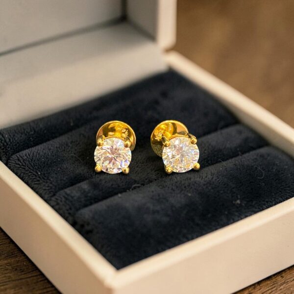 E-303 (17) 1.50 Cts GIA Certified Round Brilliant F/VS1 Diamonds Stud Earrings In 18K Gold
