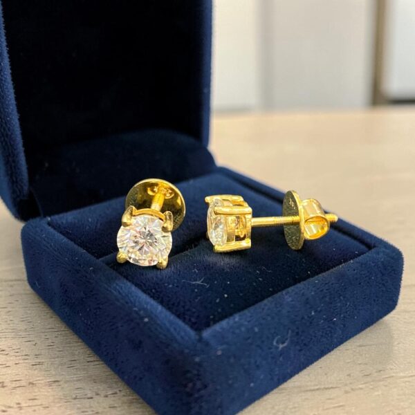 E-303 (18) 1.50 Cts GIA Certified Round Brilliant F/VS1 Diamonds Stud Earrings In 18K Gold