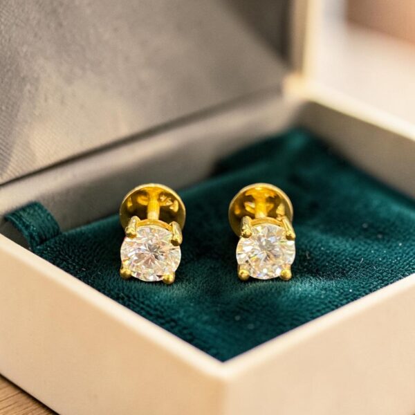 E-303 (20) 1.50 Cts GIA Certified Round Brilliant F/VS1 Diamonds Stud Earrings In 18K Gold