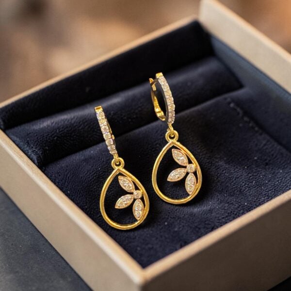 Pavé 0.60 Cts Round Brilliant F/VS1 Diamonds Dangle Earrings In 14K Yellow Gold