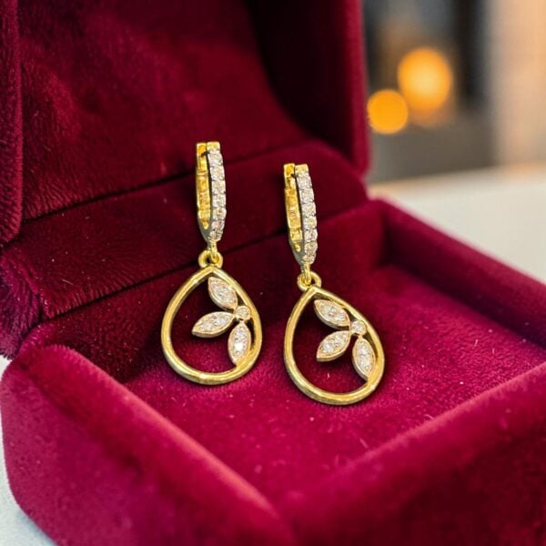 Pavé 0.60 Cts Round Brilliant F/VS1 Diamonds Dangle Earrings In 14K Yellow Gold