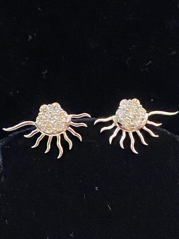Pave 0.85 Cts Round Brilliant Cut Diamonds Sun Burst Stud Earrings In 18K Gold