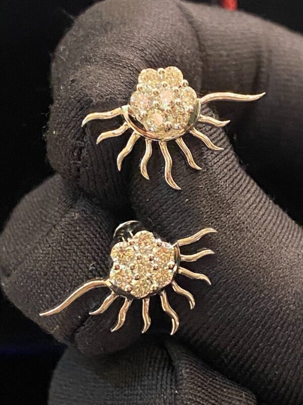 Pave 0.85 Cts Round Brilliant Cut Diamonds Sun Burst Stud Earrings In 18K Gold