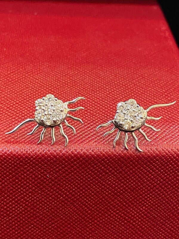 Pave 0.85 Cts Round Brilliant Cut Diamonds Sun Burst Stud Earrings In 18K Gold