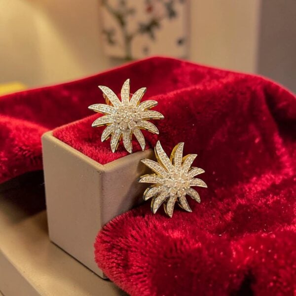 Pave 1.08 Cts Round Brilliant F/VS1 Diamonds Sunburst Stud Earrings In 14K Gold
