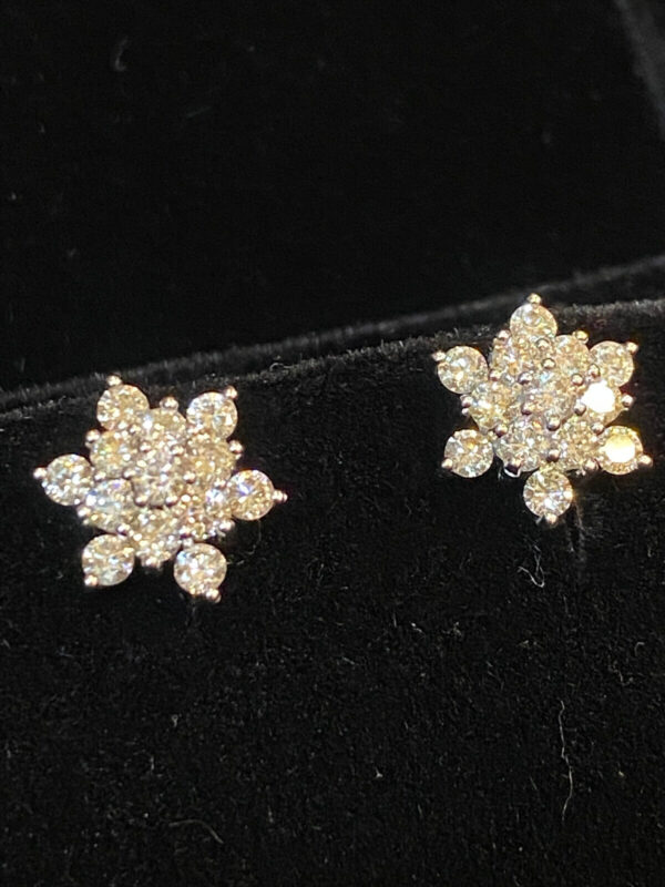 Pave 1.10 Cts Round Brilliant Cut Natural Diamonds Stud Earrings In 585 14K Gold