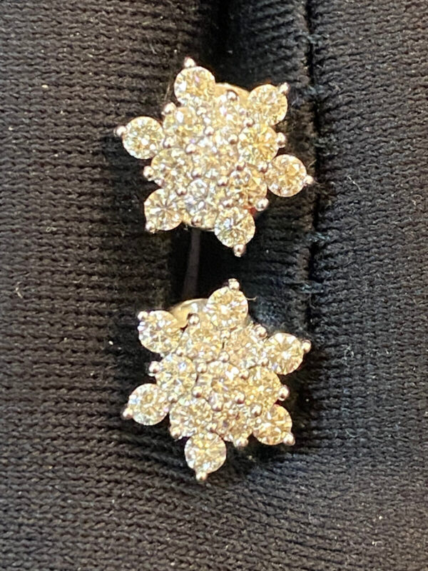 Pave 1.10 Cts Round Brilliant Cut Natural Diamonds Stud Earrings In 585 14K Gold