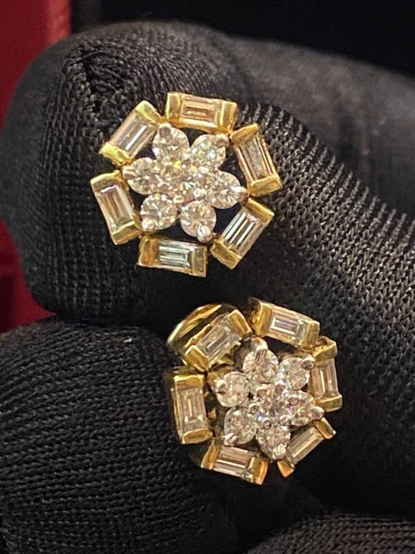 E-650 (1) Pave 1.32 Cts Round Baguette Cut Natural Diamonds Stud Earrings In 585 14K Gold