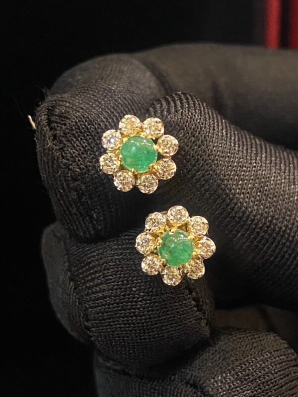 Pave 1.30 Cts Round Brilliant Cut Diamonds Emerald Stud Earrings In 750 18K Gold
