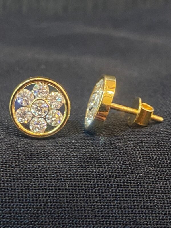 E-659 (11) Pave 1.10 Cts Round Brilliant Cut Diamonds Floral Stud Earrings In 750 18K Gold