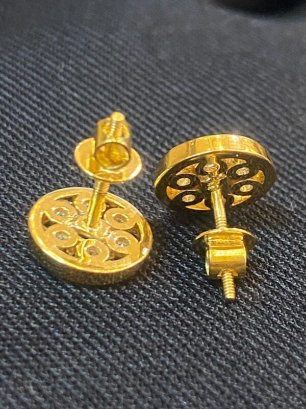 E-659 (12) Pave 1.10 Cts Round Brilliant Cut Diamonds Floral Stud Earrings In 750 18K Gold