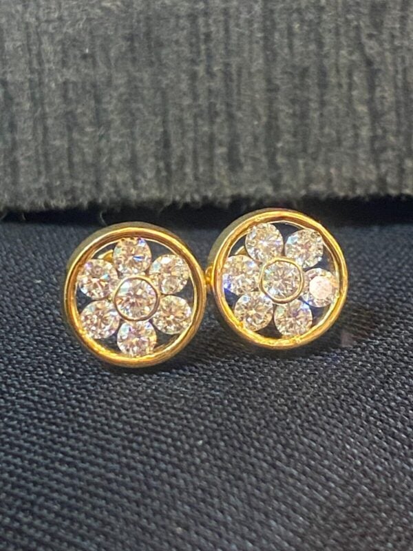E-659 (8) Pave 1.10 Cts Round Brilliant Cut Diamonds Floral Stud Earrings In 750 18K Gold