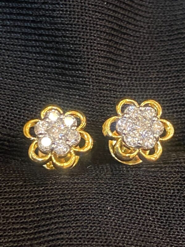 E-663 (4) Stunning 0.38 Cts Round Brilliant Cut Diamonds Floral Stud Earrings In 18K Gold