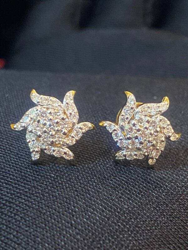 Pave 0.95 Carats Round Brilliant Cut Diamonds Sun Rays Stud Earrings In 18K Gold