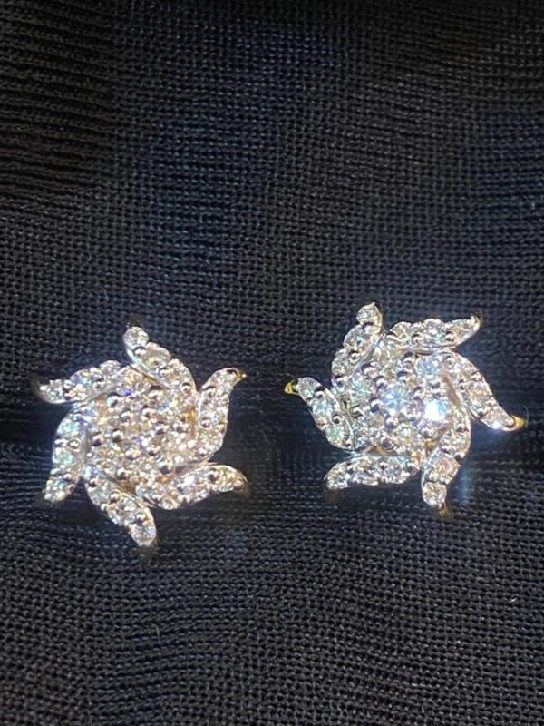 Pave 0.95 Carats Round Brilliant Cut Diamonds Sun Rays Stud Earrings In 18K Gold