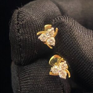 Stunning 0.32 Cts Round Brilliant Cut Diamonds Petite Stud Earrings In 18K Gold